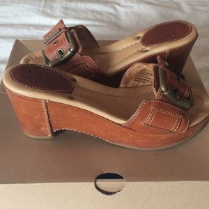 Gorgeous boho Frye Isabelle Buckle Sandals